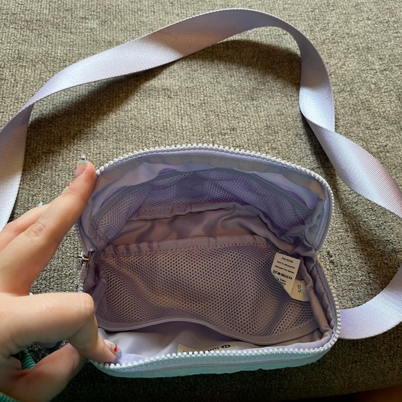 Lululemon 1L Lavender Fog Belt Bag - Picture 8 of 10